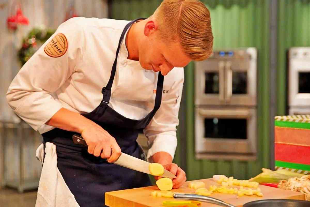 Việc làm phụ bếp phải linh hoạt giờ giấc, nhiều loại hình thức để ứng viên lựa chọn