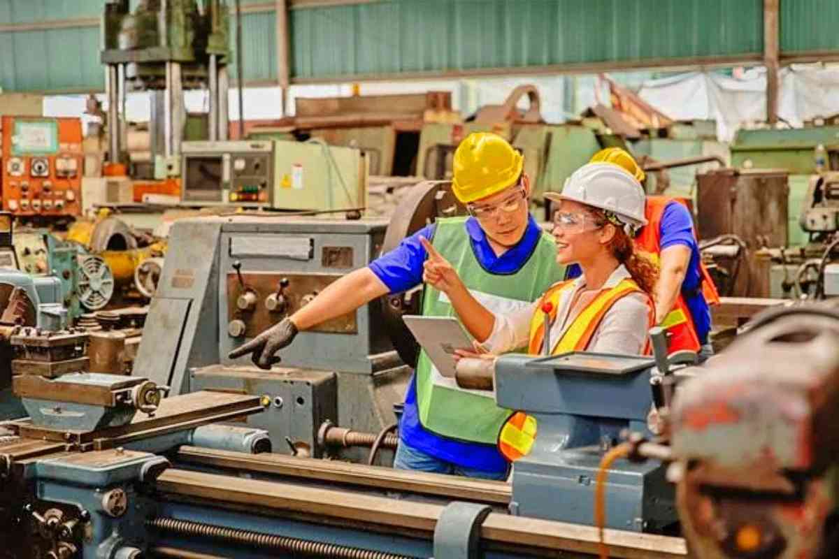 Yêu cầu đối với giám sát sản xuất khá nghiêm khắc, trình độ phải tốt