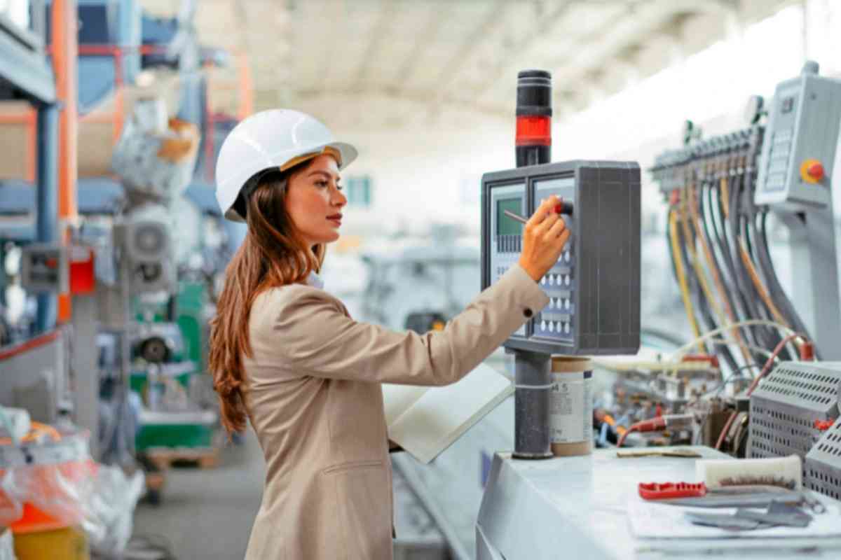 Khu vực tuyển giám sát sản xuất thường tập trung ở các thành phố lớn