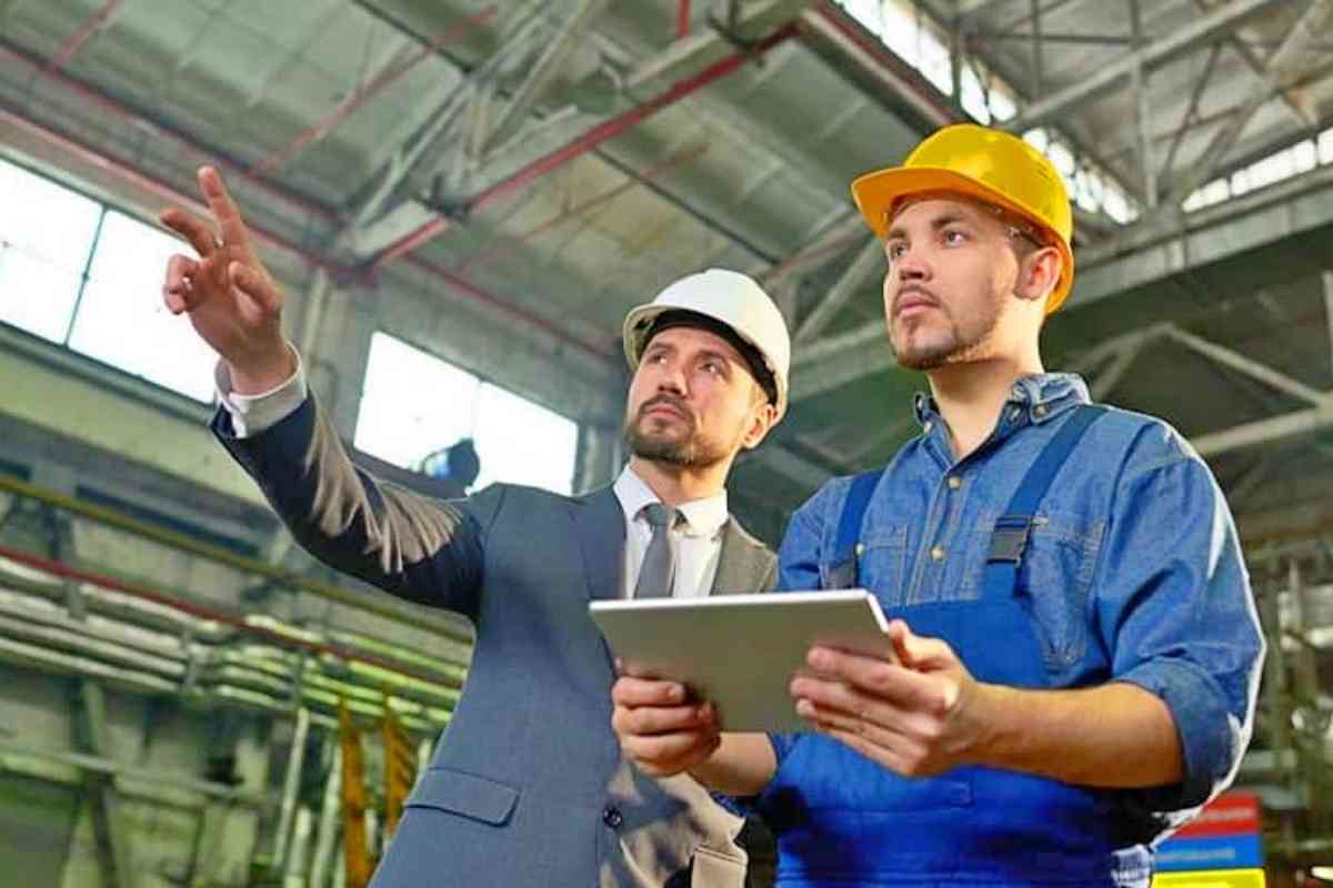 Quản đốc phân xưởng có vai trò rất quan trọng trong doanh nghiệp