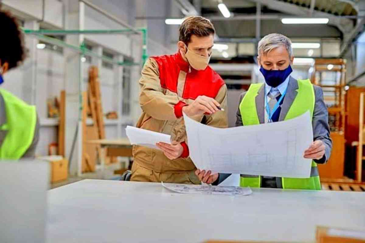 Công việc quản đốc phân xưởng được phân chia theo từng ngành nghề, lĩnh vực