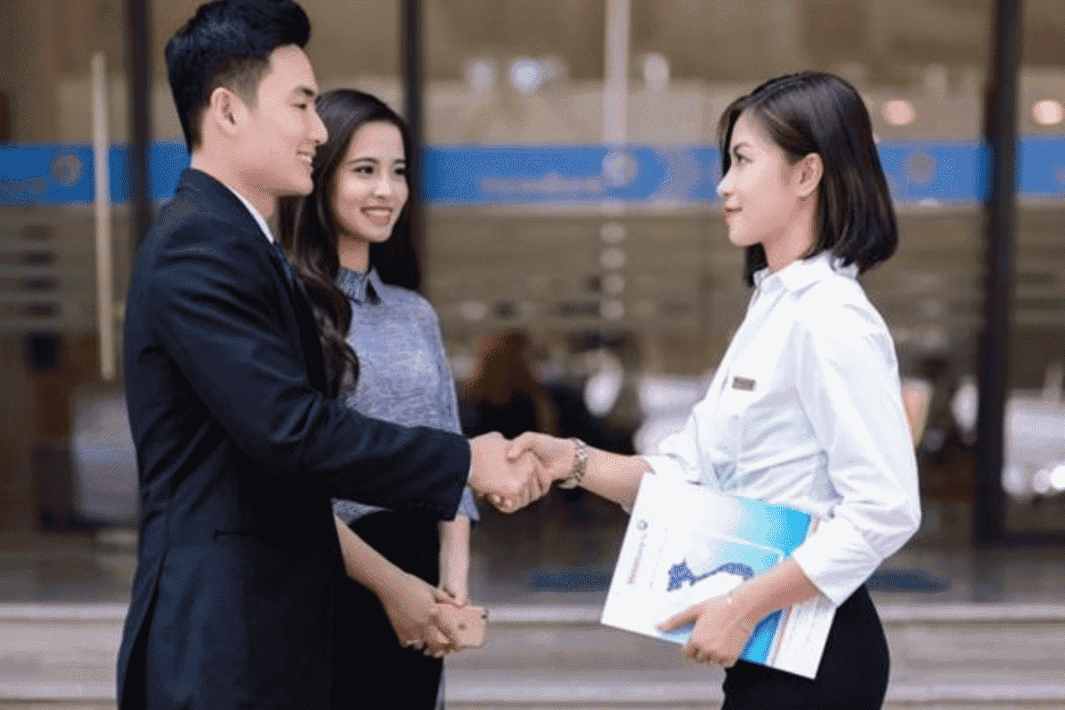 Nhân viên kinh doanh việc làm Hóa chất/Mỹ phẩm chịu trách nhiệm đẩy mạnh tiêu thụ sản phẩm