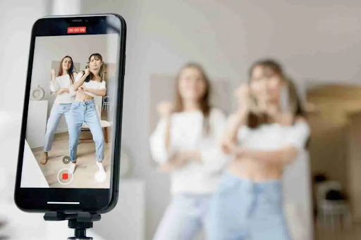 Tuyển dụng TikTok Content yêu cầu các kỹ năng như sáng tạo nội dung, edit, giao tiếp và hiểu biết các thuật toán của TikTok