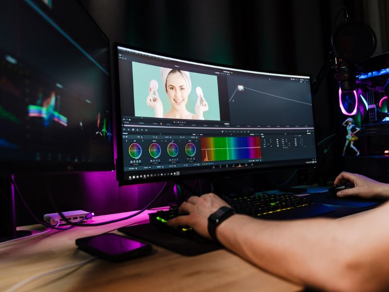 Người lao động tìm kiếm việc làm hậu kỳ sản xuất tăng mạnh tại các thành phố lớn