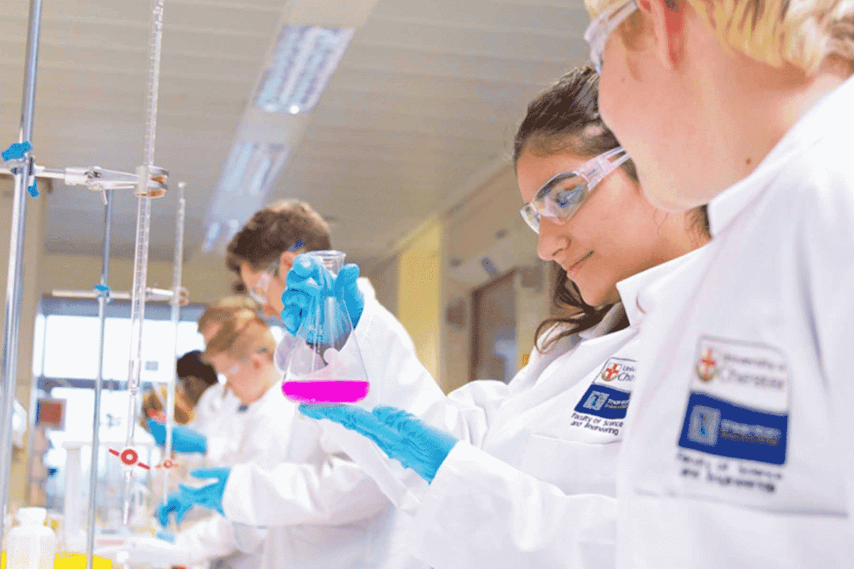 Vị trí kỹ sư Hóa học yêu cầu ứng viên cần đáp ứng yêu cầu về chuyên môn vững vàng 