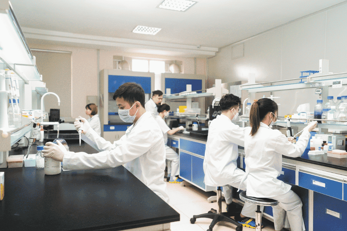 Nhu cầu tuyển dụng kỹ thuật viên phòng Lab gia tăng mạnh mẽ nhờ sự phát triển của ngành công nghệ, khoa học và y tế