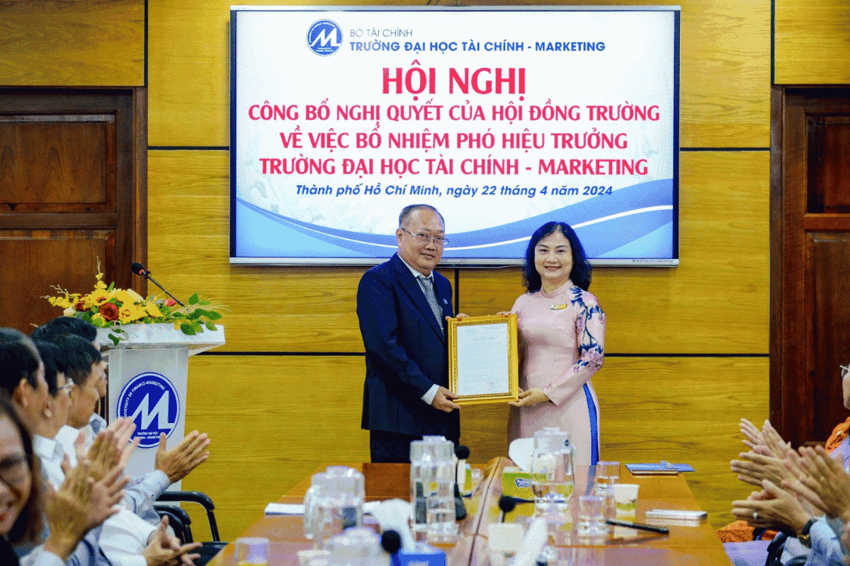 Việc làm phó hiệu trưởng cần đáp ứng đầy đủ bằng cấp về quản lý giáo dục, kinh nghiệm giảng dạy và chứng chỉ bồi dưỡng nghiệp vụ