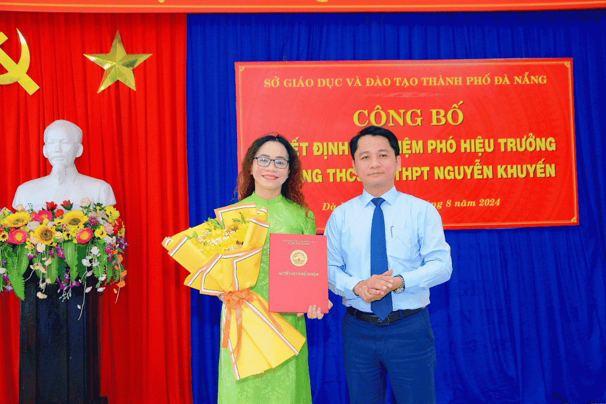 Phó hiệu trưởng trường THCS có nhiệm vụ hỗ trợ giáo viên phát triển chương trình học phù hợp với nhu cầu học sinh, đảm bảo tiến độ và chất lượng giảng dạy