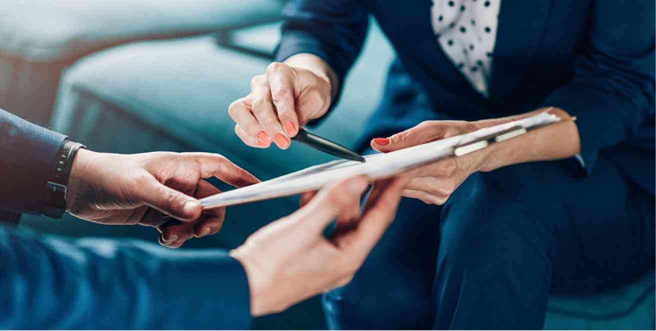 Nhân viên thẩm định giá bất động sản sẽ đảm nhận công việc thu thập thông tin, cơ sở dữ liệu và đánh giá hiện trạng phục vụ cho việc thẩm định