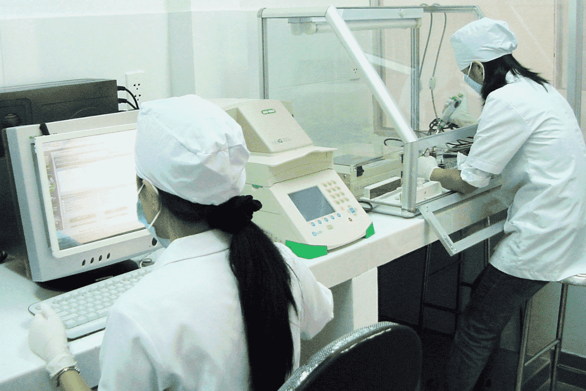 Các chuyên viên quản lý thiết bị y tế cần đảm bảo rằng tất cả thiết bị y tế đều hoạt động chính xác, tuân thủ các tiêu chuẩn về an toàn