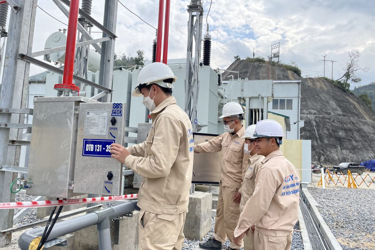 Việc làm vận hành điện tăng cao do sự phát triển mạnh mẽ của các nhà máy điện