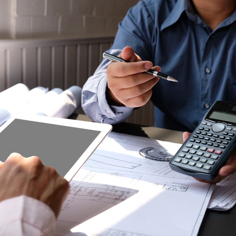 Kỹ sư dự toán phụ trách các công việc khác nhau phù hợp với vị trí đảm nhận