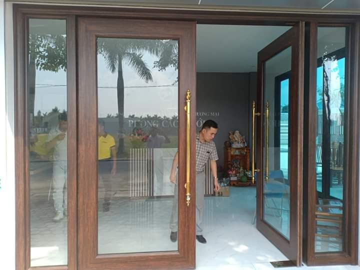 Các kỹ sư thiết kế nhôm kính mới ra trường đối mặt với nhiều thách thức và cạnh tranh với nghề