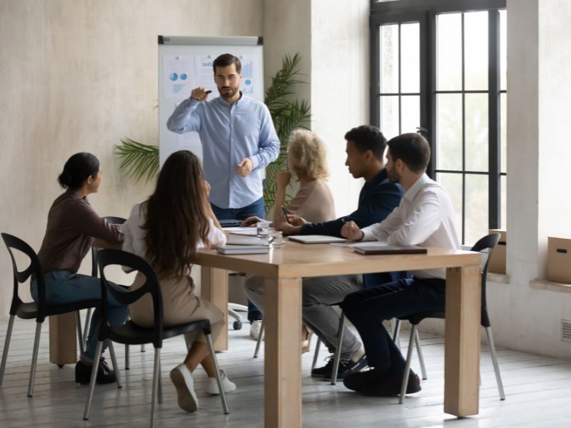 Các doanh nghiệp cần tuyển số lượng lớn nhân viên văn phòng