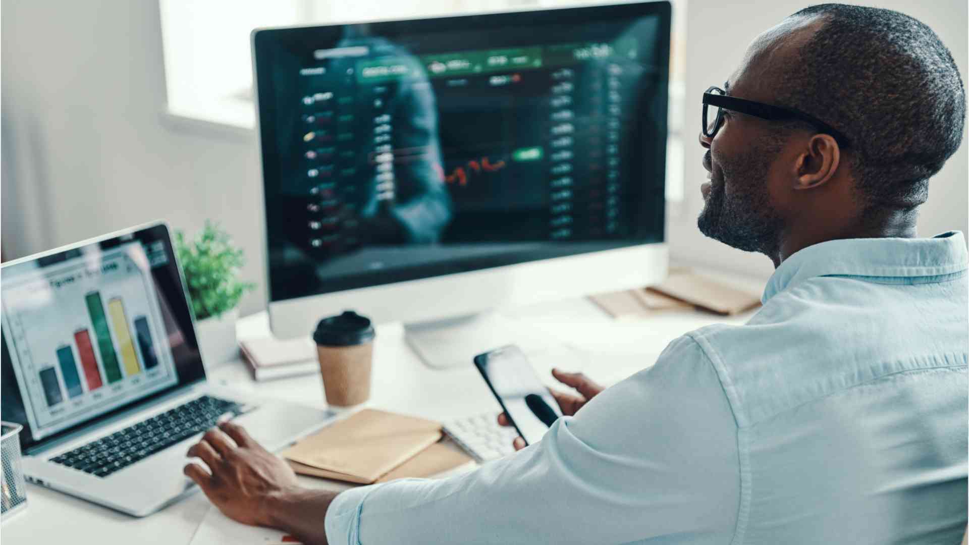 Việc làm phân tích đầu tư chứng khoán có thể đem lại mức thu nhập rất cao