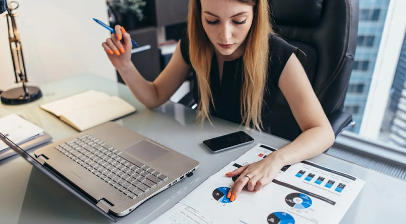 Việc làm phân tích đầu tư chứng khoán có nhiệm vụ đưa ra khuyến nghị đầu tư phù hợp