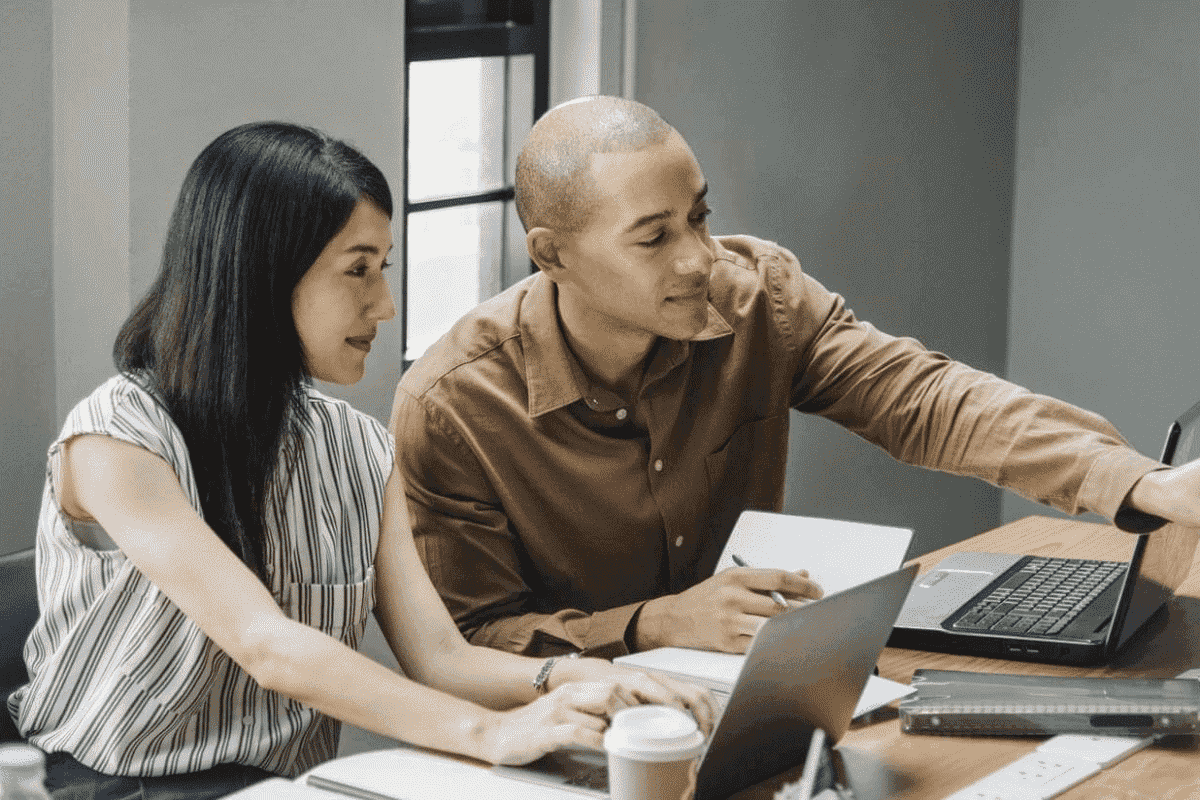 Giám đốc phát triển học liệu đóng vai trò quan trọng trong việc lập kế hoạch và phân bổ nguồn lực để giám sát và đánh giá chất lượng học liệu 