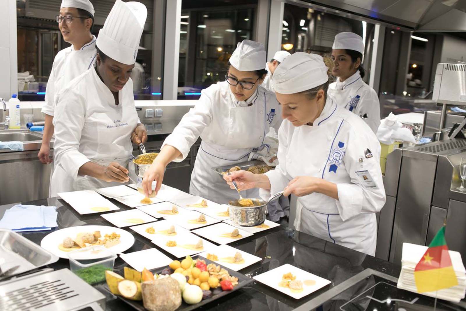 Ngành nghề ẩm thực càng được chú trọng khi nền du lịch càng ngày càng phát triển