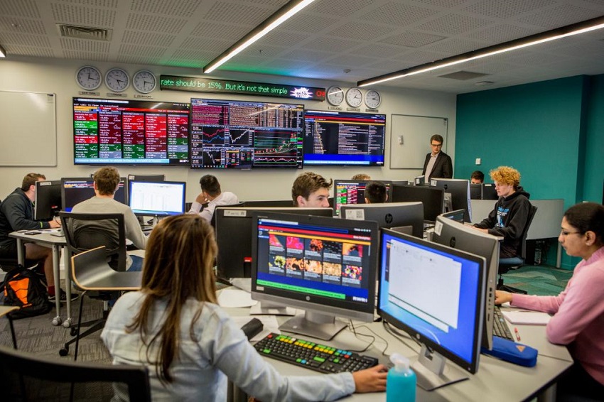 Sales chứng khoán là gì hiện được đông đảo những ai đam mê lĩnh vực chứng khoán - tài chính quan tâm