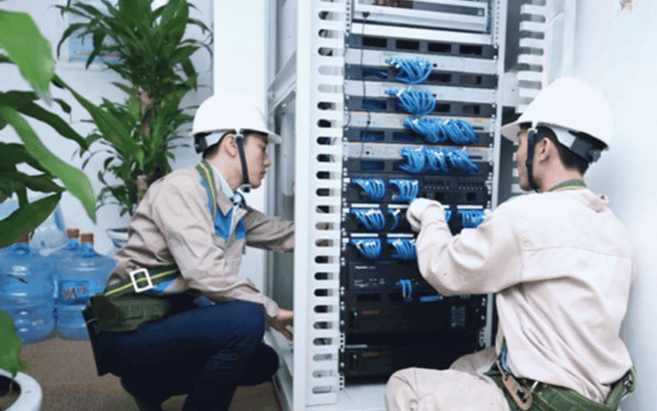 Kỹ sư hệ thống điện nhẹ phải đảm bảo hệ thống điện hoạt động an toàn và tiết kiệm năng lượng