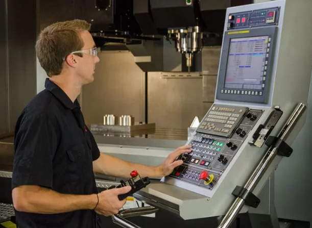 Nhu cầu tuyển dụng việc làm kỹ sư lập trình máy tăng cao tại các thành phố lớn