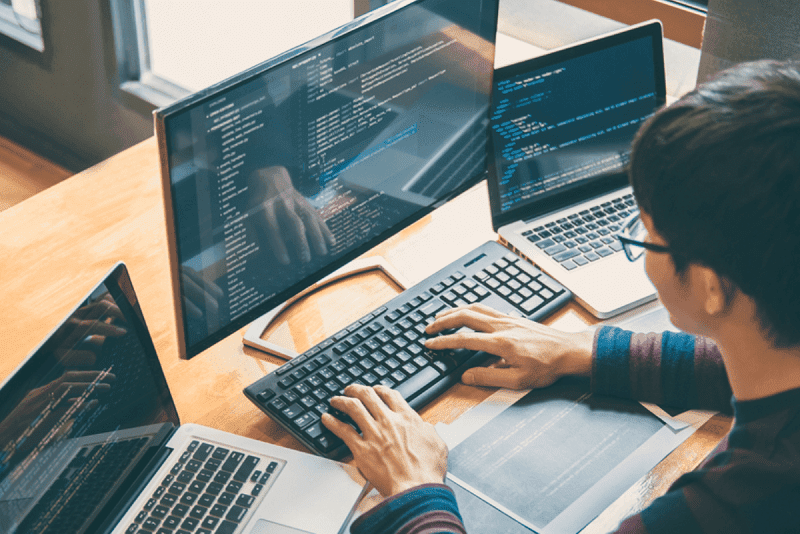 Ngành công nghệ thông tin luôn thu hút nhiều ứng viên có trình độ chuyên môn cao