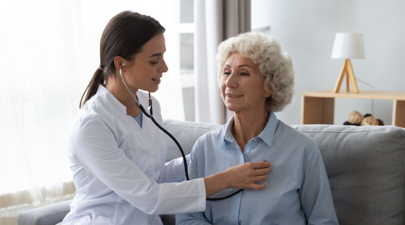 Nhìn chung các vị trí nNhân viên chăm sóc sức khỏe tại nhà có mức thu nhập tương đối cao Các cơ sở chăm sóc sức khỏe tuyển dụng nhiều vị trí khác nhau