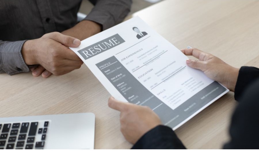 Mặc trang phục lịch sự và phù hợp khi đi phỏng vấn