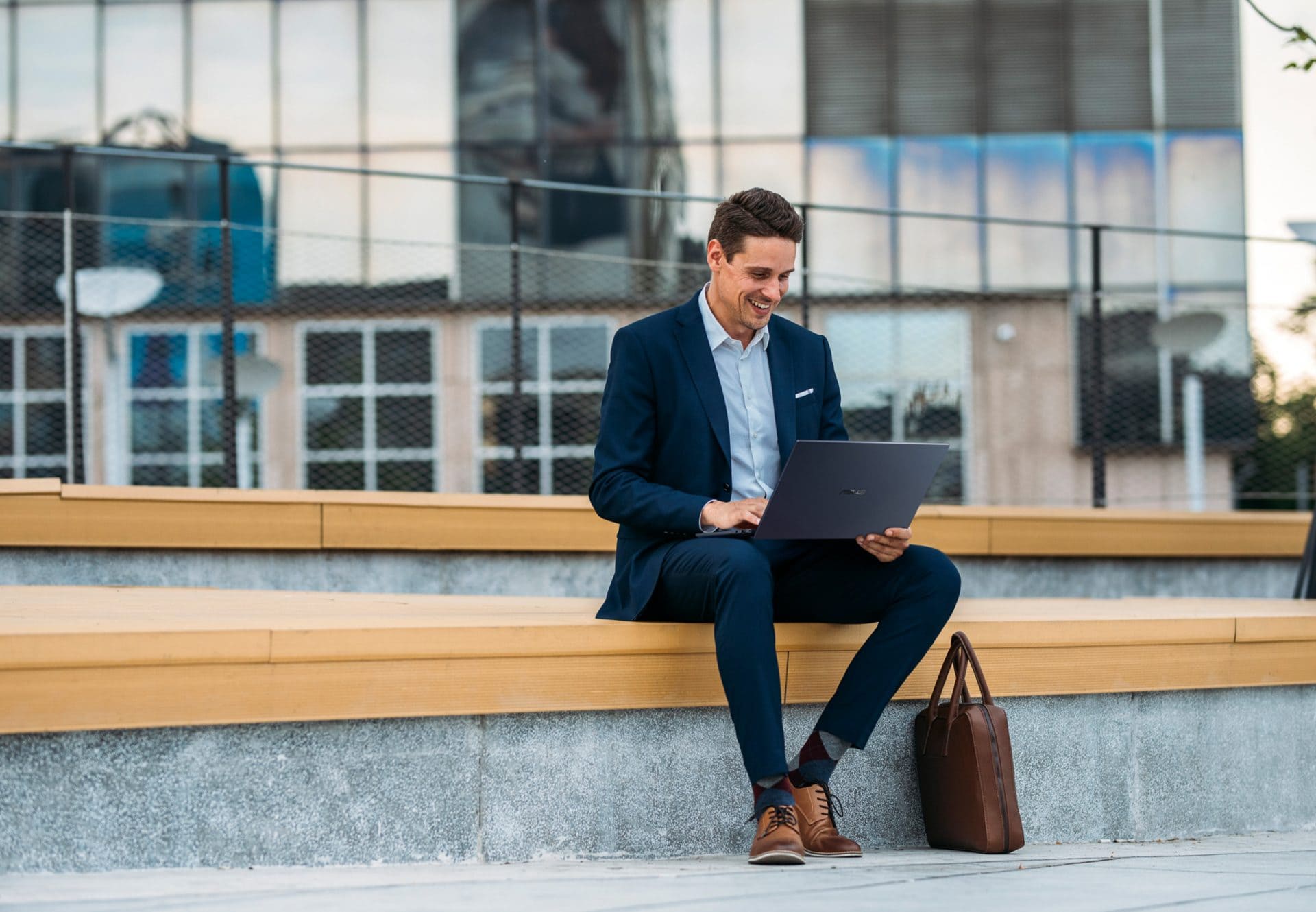 Nhân viên kinh doanh cần có kỹ năng nghiên cứu đối thủ và thị trường