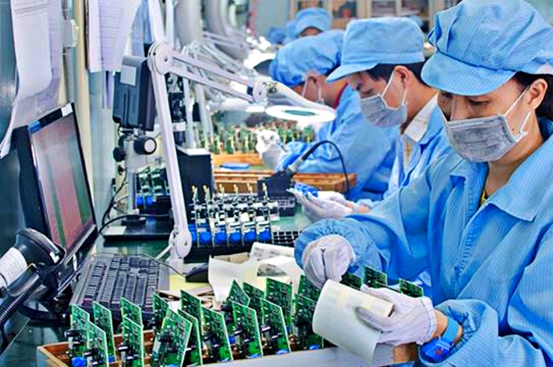 Ở các thành phố lớn, lương ngành điện tử công nghiệp thường cao hơn so với tỉnh lẻ