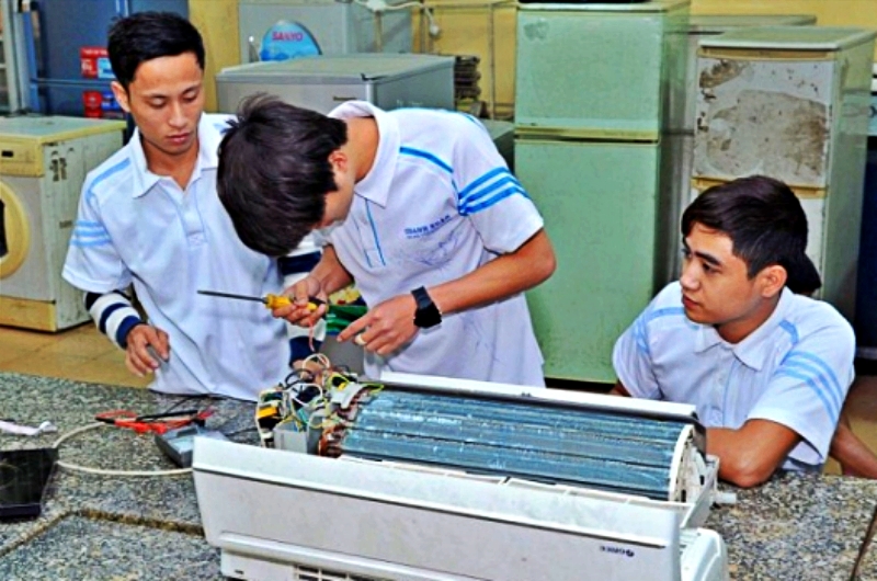 Mức lương ngành điện lạnh phụ thuộc vào kinh nghiệm, trình độ và vị trí công việc