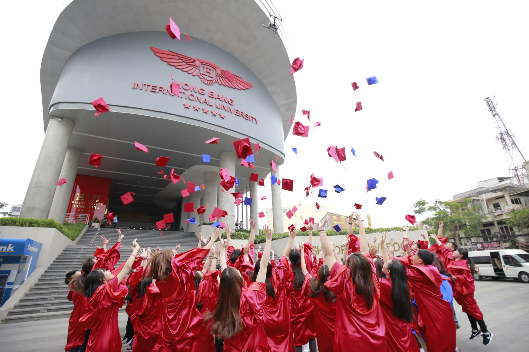 Nếu bạn muốn tìm ngành quản trị khách sạn khối C học trường nào, có thể cân nhắc trường Đại học Quốc tế Hồng Bàng