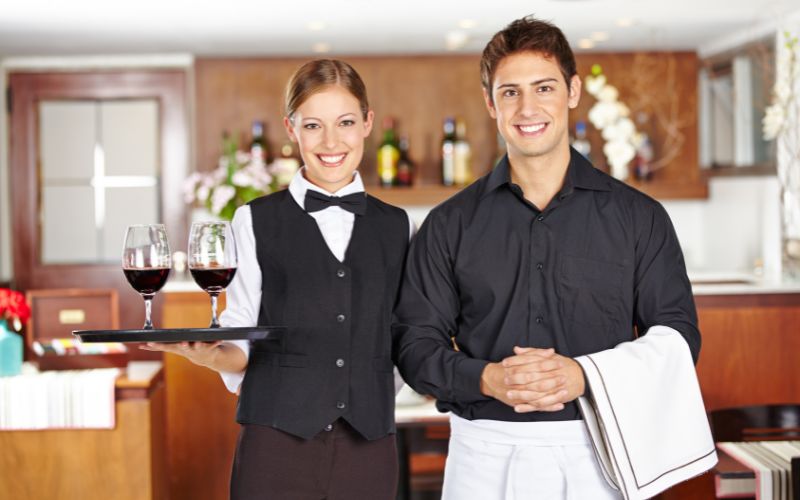Nghề nhà hàng - khách sạn có nhiệm phục vụ khách hàng có trải nghiệm tốt nhất