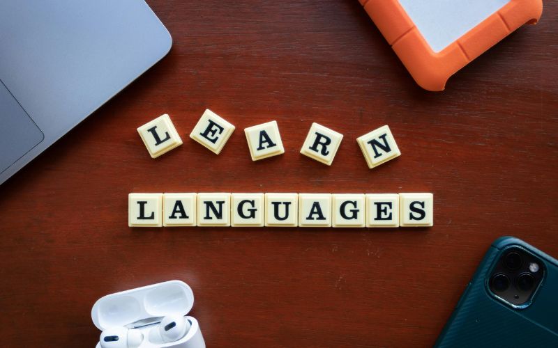 Hướng dẫn viên du lịch cần biết ít nhất một ngoại ngữ