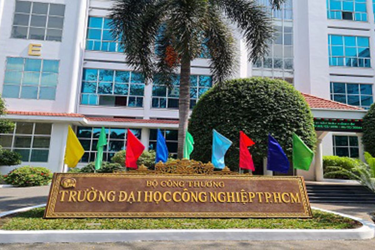 Trường Đại học Công nghiệp TP. HCM là một trong những trường xét tuyển số lượng nhiều sinh viên cho ngành Thiết kế thời trang