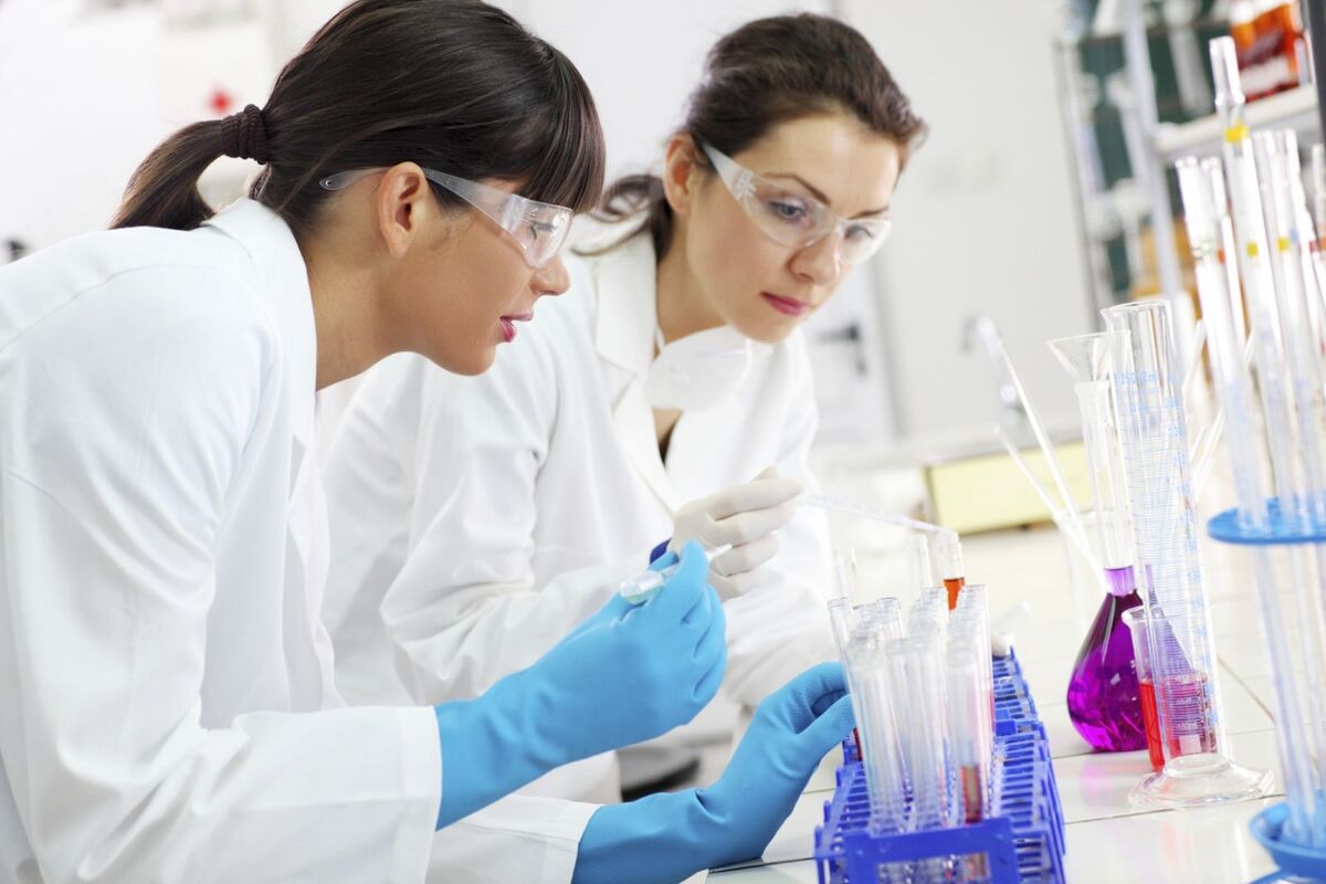 Phẩm chất đạo đức là điều bắt buộc đối với người học Dược