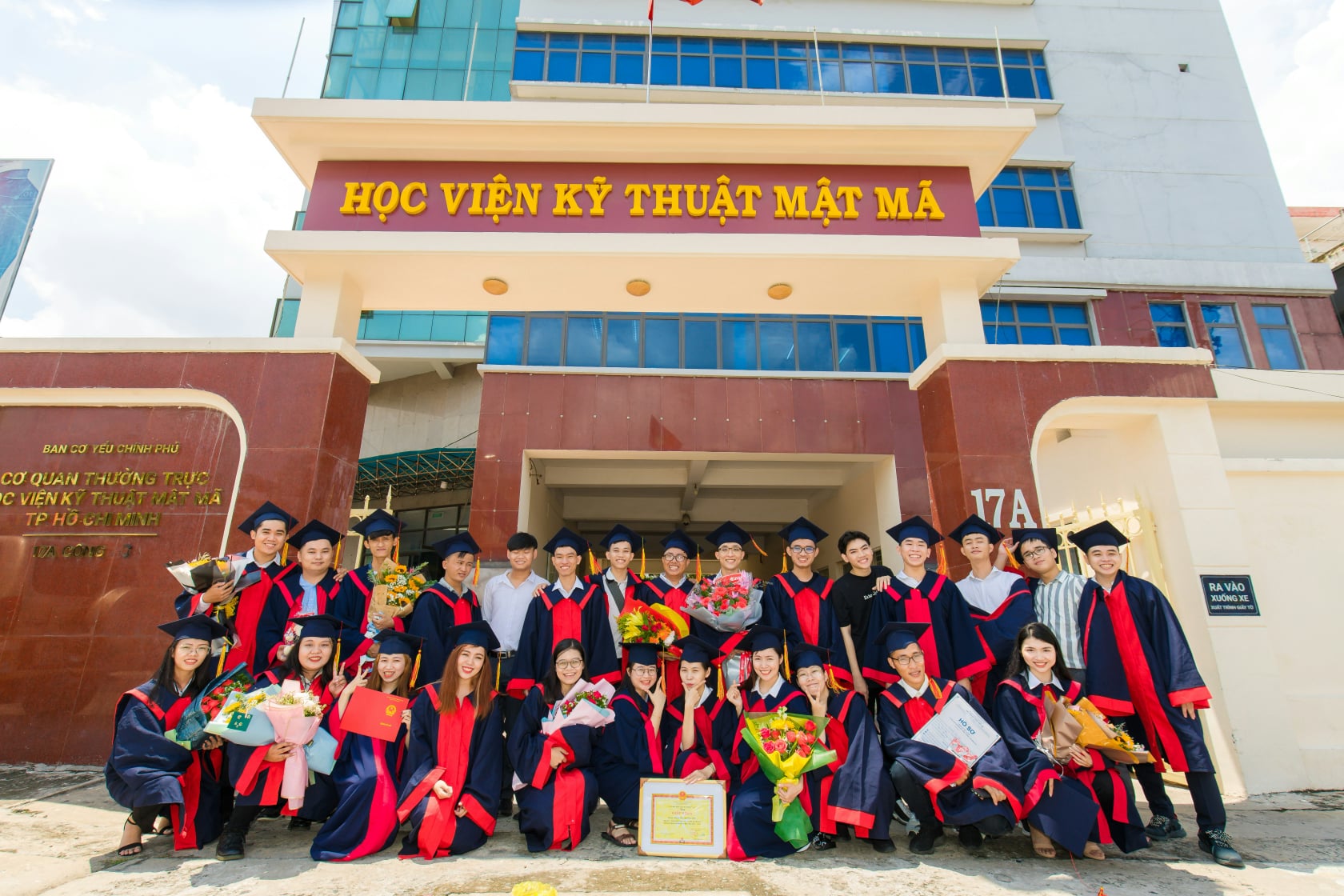 Sinh viên tốt nghiệp tại Trường đại học Kỹ Thuật Mật Mã