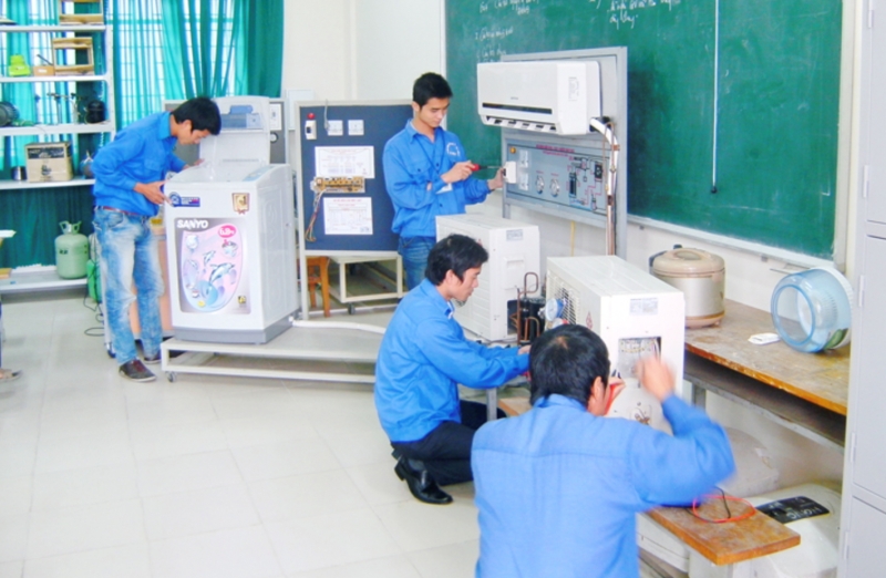 Ngành điện lạnh nên học trường nào? Khi chọn trường ngành điện lạnh, bạn cần quan tâm đến khá nhiều yếu tố