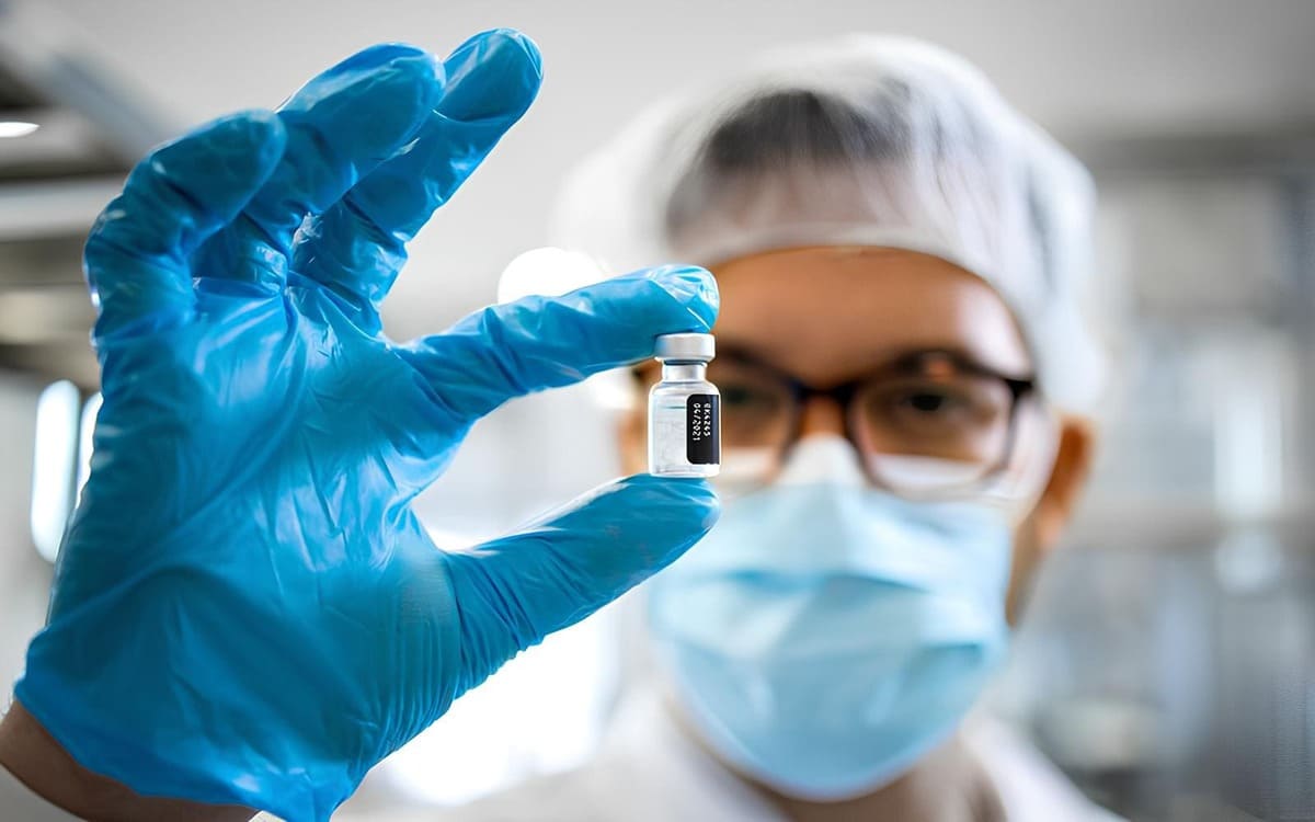 Kiểm tra chất lượng thuốc là quá trình đảm bảo tiêu chuẩn chất lượng an toàn của thuốc từ khâu bào chế đến khi ra mắt thị trường