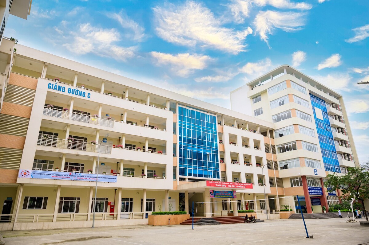 Đại Học Y Dược – Đại Học Thái Nguyên là một trong bảy trường y khoa đầu ngành tại miền Bắc.