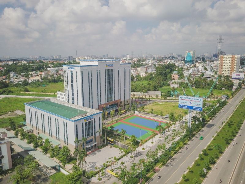 Đại học Công nghệ TP.HCM (HUTECH) là một trong những trường đại học tư thục hàng đầu tại Việt Nam