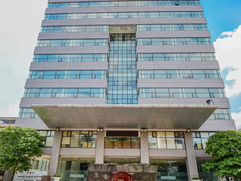 Trường Đại học Ngoại thương được thành lập năm 1960