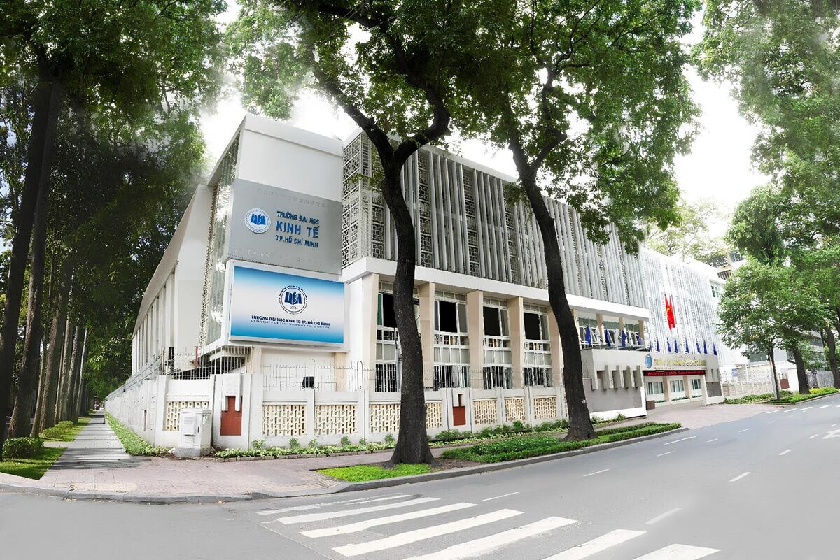 Ngành Logistics học trường nào? Đại học kinh tế TP.HCM là một trong những ngôi trường chất lượng cao