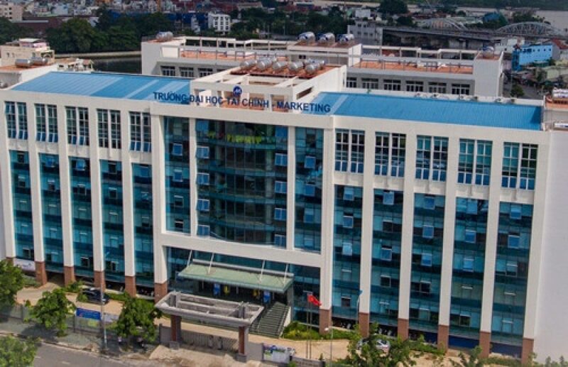 Đối với những ai quan tâm đến tài chính ngân hàng học trường nào, Đại học Tài chính – Marketing là một cái tên không thể bỏ qua