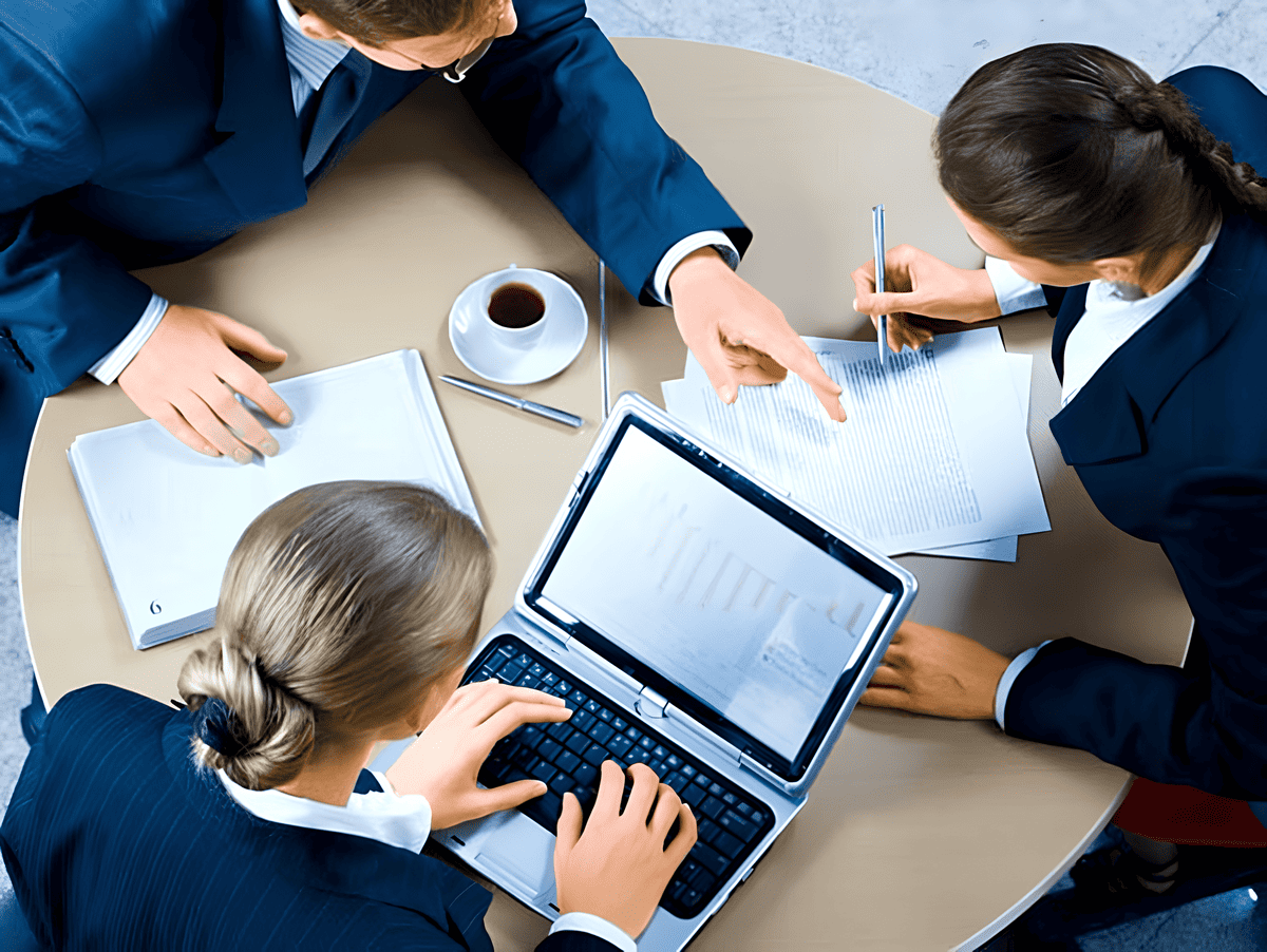 Để thành công trong nghề, người làm nhân sự cần có tính cách phù hợp với nghề nhân sự, bao gồm tính hoạt bát và giao tiếp tốt trong công việc