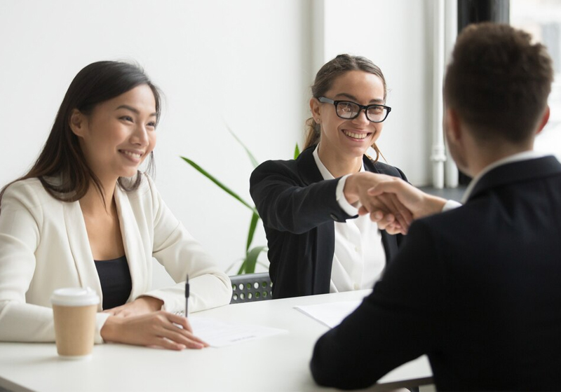 Bên cạnh trình độ học vấn, vị trí trưởng phòng hành chính nhân sự thường yêu cầu ứng viên phải có từ 3 - 5 năm kinh nghiệm trong ngành