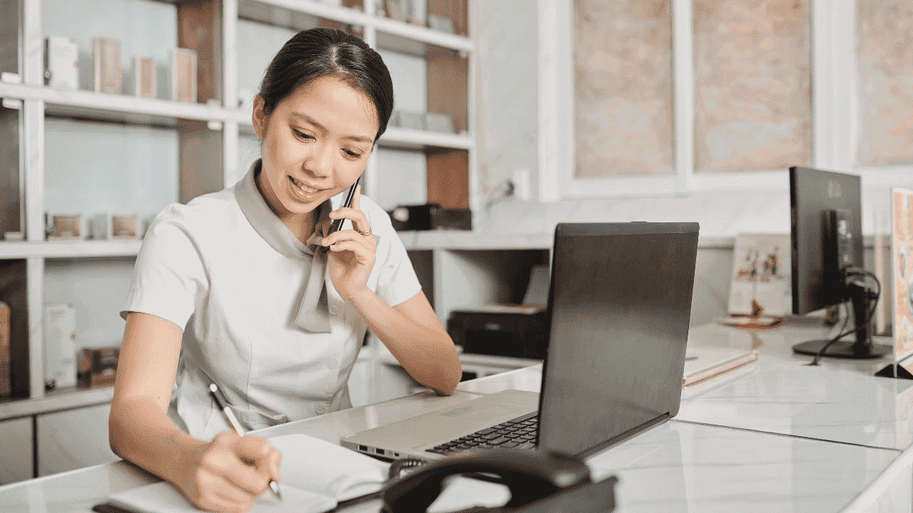 Trưởng phòng hành chính nhân sự không chỉ chịu trách nhiệm tuyển dụng, đào tạo nhân viên mà còn xây dựng văn hóa doanh nghiệp