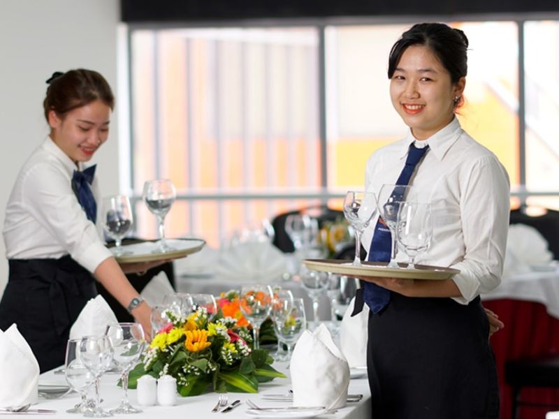 Học quản lý nhà hàng khách sạn có thể làm được rất nhiều nghề