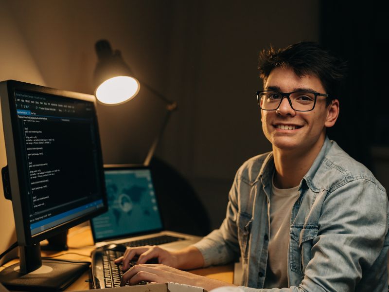 Ngành lập trình viên lương bao nhiêu