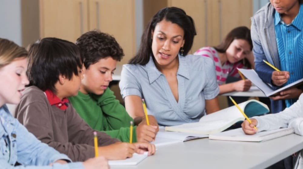 ​ Giảng viên cơ hữu là gì? Giảng viên cơ hữu là người làm việc và ký hợp đồng lao động tại cơ sở có thời hạn 3 năm hoặc hợp đồng không xác định thời hạn Giảng viên cơ hữu là gì? Giảng viên cơ hữu là người làm việc và ký hợp đồng lao động tại cơ sở có thời hạn 3 năm hoặc hợp đồng không xác định thời hạn Nhấp chuột và kéo để di chuyển ​